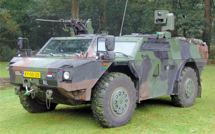“非洲小狐”輪式裝甲偵察車