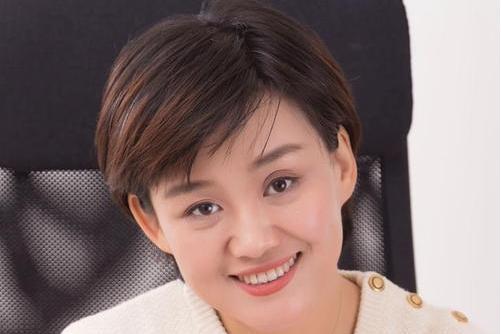 楊威(江蘇衛視首席記者、主持人) 楊威(江蘇衛視首席記者、主持人)