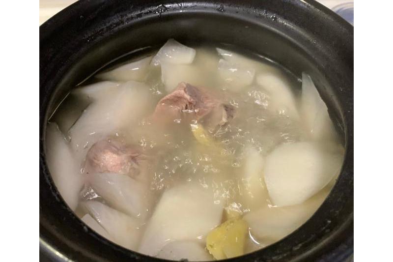 蘿蔔骨湯 蘿蔔骨湯
