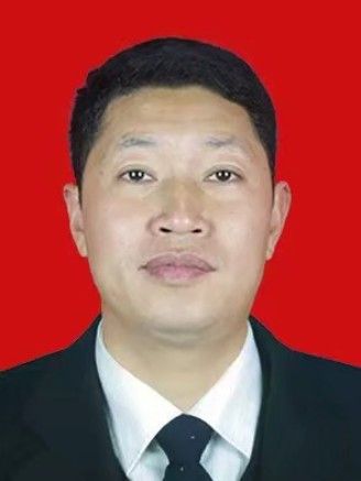 黃文平(貴州省赤水市交通運輸管理局黨組成員、副局長、三級主任科員) 黃文平(貴州省赤水市交通運輸管理局黨組成員、副局長、三級主任科員)