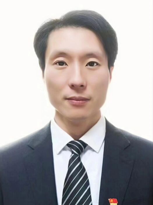 徐東(重慶市巴南區石龍鎮黨委委員、宣傳委員、統戰委員) 徐東(重慶市巴南區石龍鎮黨委委員、宣傳委員、統戰委員)