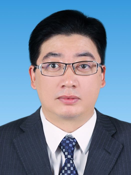 何啟林(廣西壯族自治區欽州市海洋局黨組成員、副局長) 何啟林(廣西壯族自治區欽州市海洋局黨組成員、副局長)
