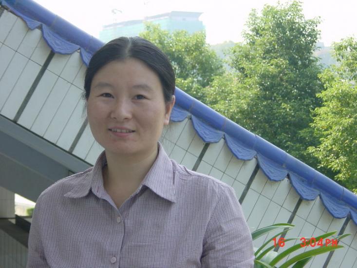 易詠梅 易詠梅
