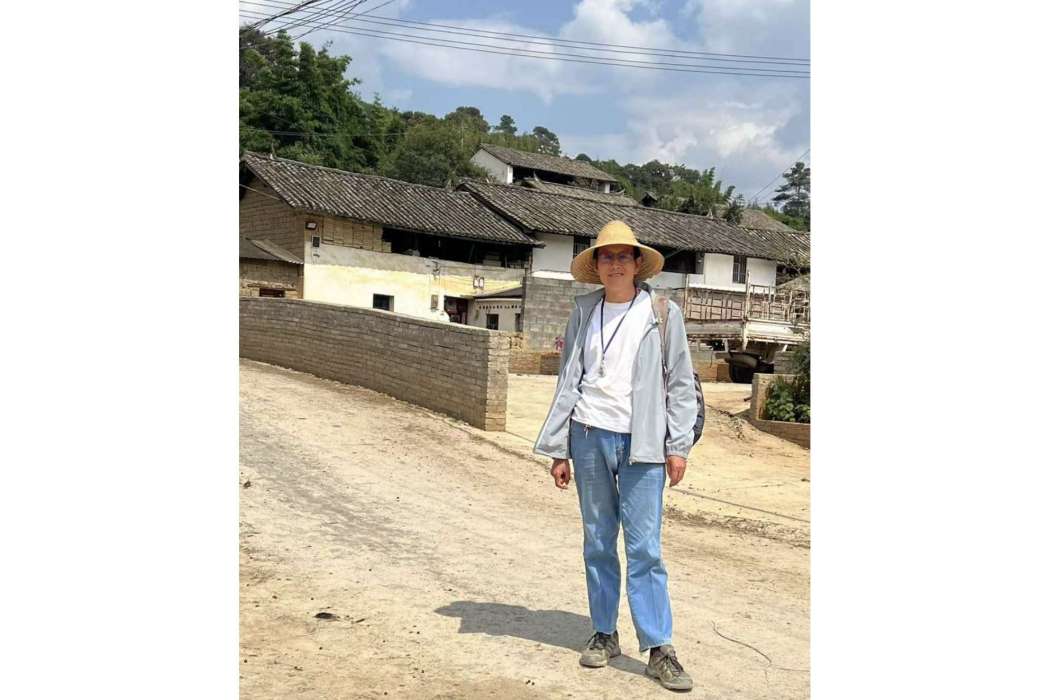 楊傑(雲南大學古生物研究院退休研究員)