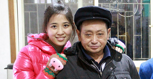 鄧雪鳳和養父鄧和平