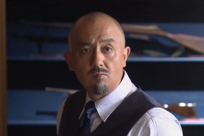 古慶三(《新京城四少》中的反派角色,由姚櫓飾演) 古慶三(《新京城四少》中的反派角色,由姚櫓飾演)