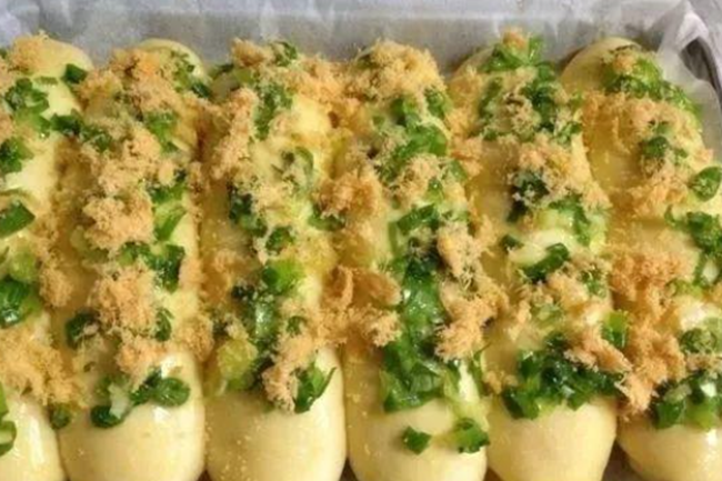 香蔥肉鬆包 香蔥肉鬆包