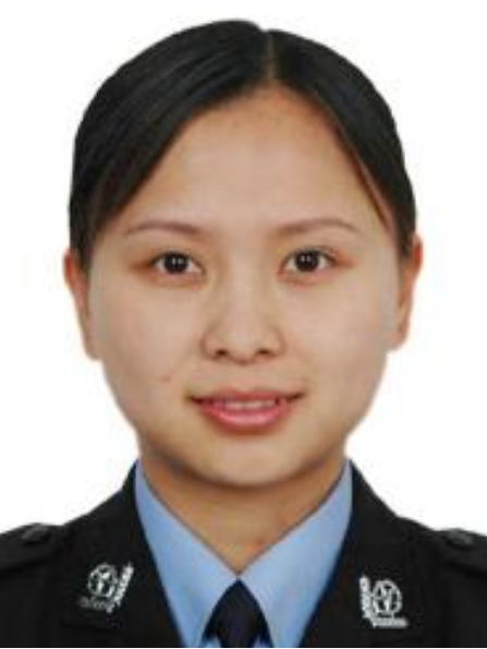張瑾(貴州省遵義市桐梓縣公安局黨委副書記、政委、一級警長) 張瑾(貴州省遵義市桐梓縣公安局黨委副書記、政委、一級警長)