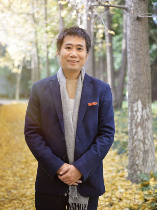 劉源(成都工業學院人文與設計學院副院長) 劉源(成都工業學院人文與設計學院副院長)