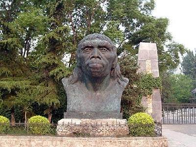 北京猿人銅雕塑