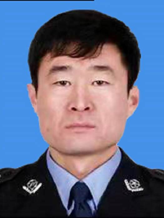 劉增喜(內蒙古自治區霍林郭勒市人民政府副市長、公安局黨委書記、局長、警務技術三級主任) 劉增喜(內蒙古自治區霍林郭勒市人民政府副市長、公安局黨委書記、局長、警務技術三級主任)