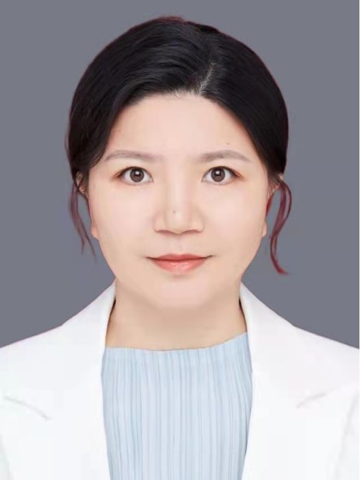 何玉媛 何玉媛