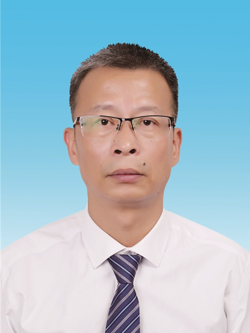 李建平(桐廬縣城南街道人大工委副主任、一級主任科員) 李建平(桐廬縣城南街道人大工委副主任、一級主任科員)