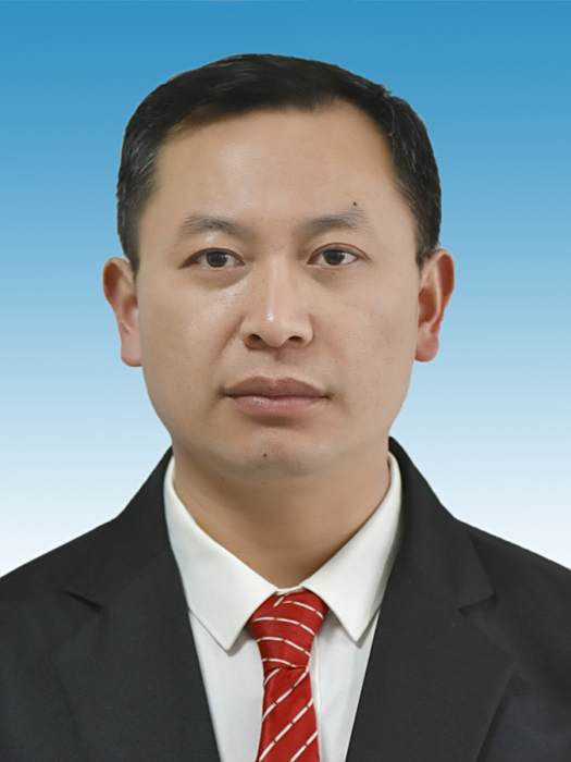 張亮(山東省棗莊市薛城區審計局黨組成員、副局長)