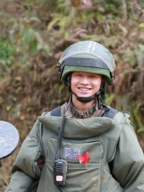 董臣江 董臣江