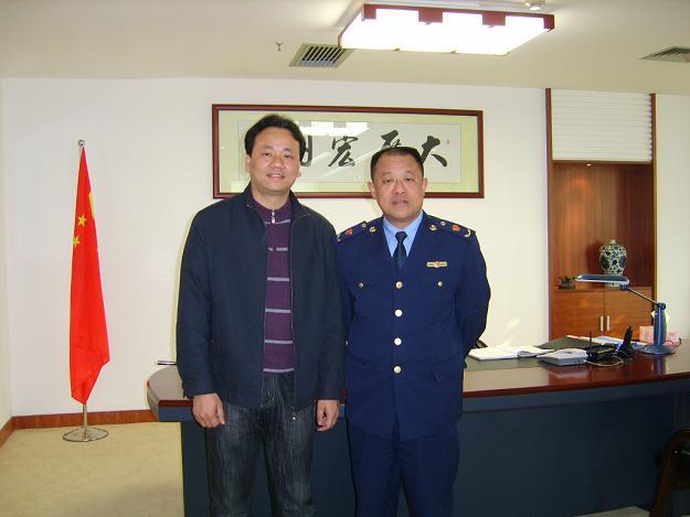 李益群(廣西南寧市工商局黨組成員、副局長) 李益群(廣西南寧市工商局黨組成員、副局長)