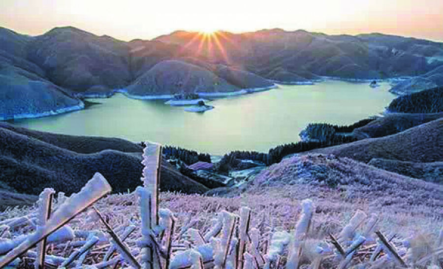 天湖(天台山景點)