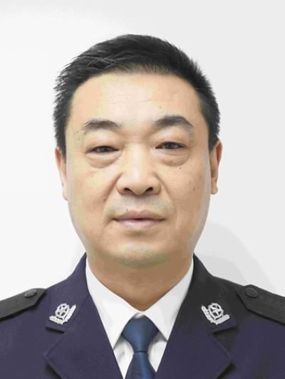 林義(畢節市公安局黨委委員、畢節市公安局交通警察支隊黨委書記、支隊長) 林義(畢節市公安局黨委委員、畢節市公安局交通警察支隊黨委書記、支隊長)