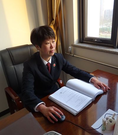劉彩虹(天津紅橋區人民檢察院監所檢察科副科長) 劉彩虹(天津紅橋區人民檢察院監所檢察科副科長)