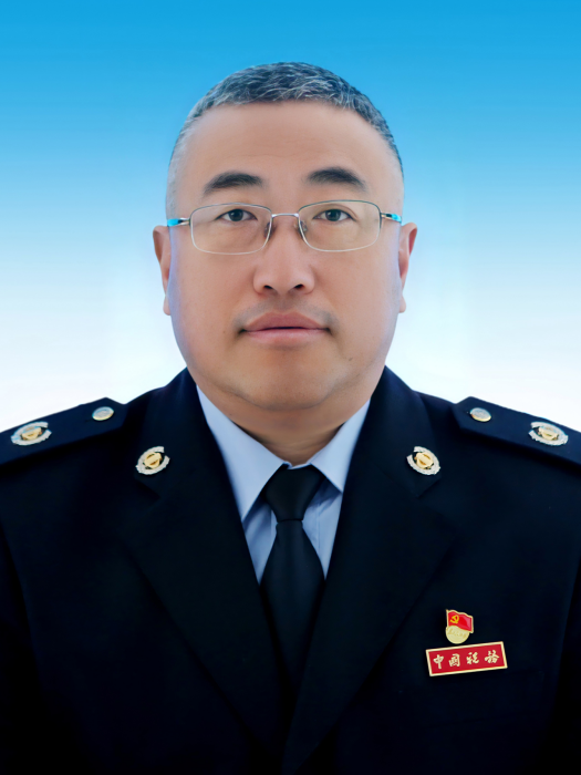 徐明軍(國家稅務總局興安盟稅務局黨委書記、局長) 徐明軍(國家稅務總局興安盟稅務局黨委書記、局長)