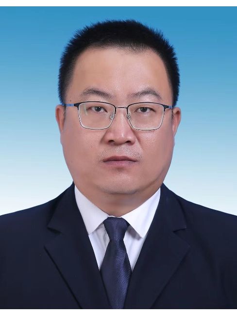 白旭(內蒙古自治區阿拉善盟司法局黨組成員、副局長) 白旭(內蒙古自治區阿拉善盟司法局黨組成員、副局長)