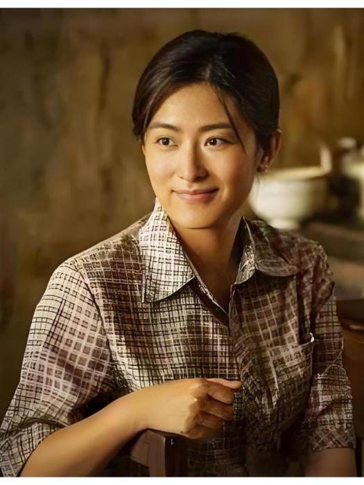 於虹(現代都市劇《人世間》中的女主角) 於虹(現代都市劇《人世間》中的女主角)