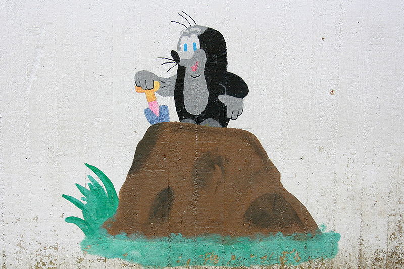 德國一所國小的壁畫上的鼴鼠