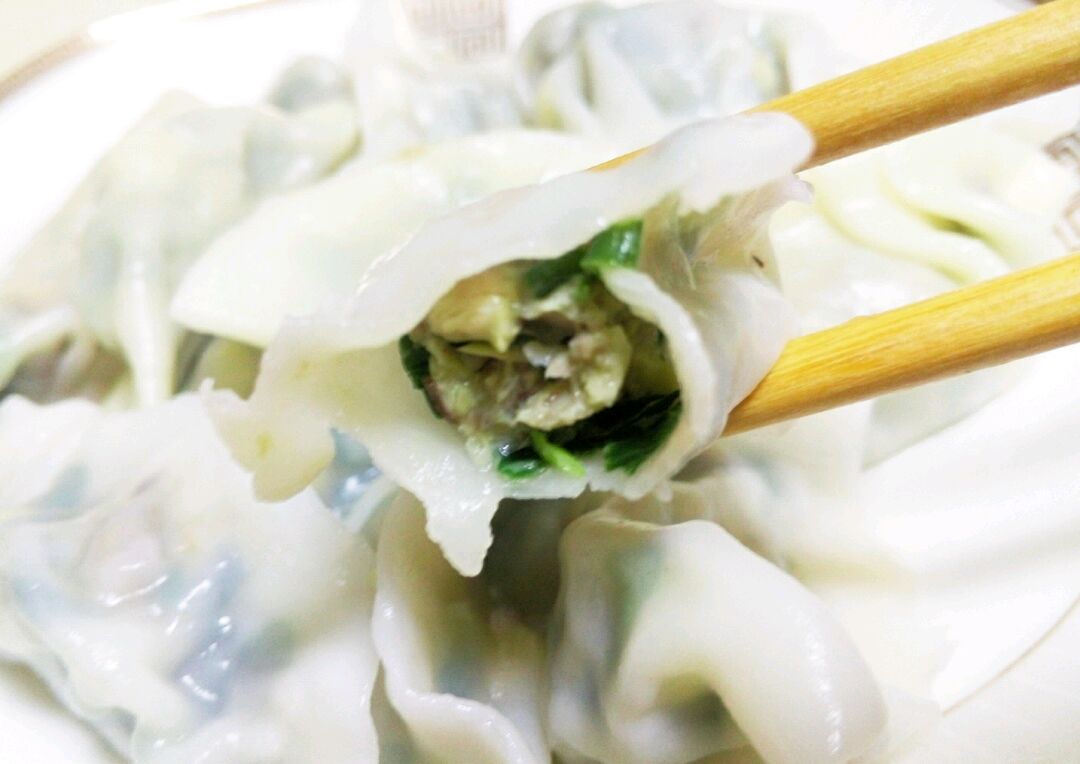 韭菜苔餃子