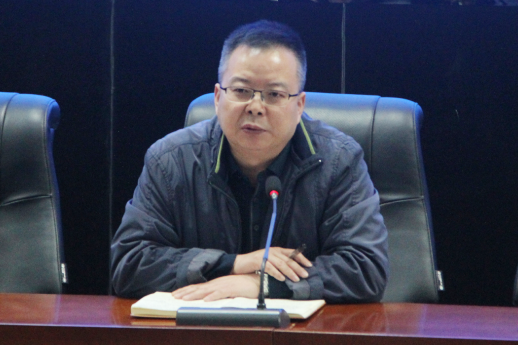 李子勝(平涼機電工程學校校長) 李子勝(平涼機電工程學校校長)