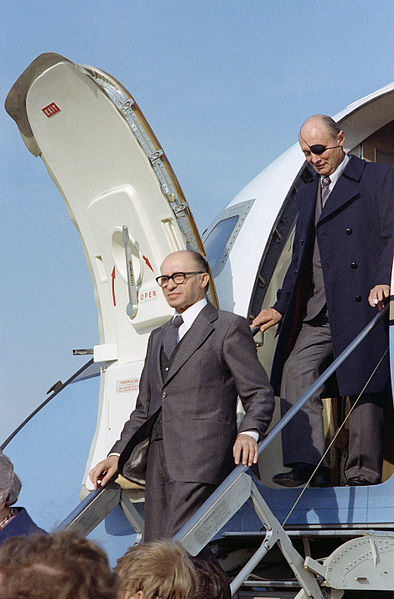 1978年的貝京與以色列軍事家摩西·達揚
