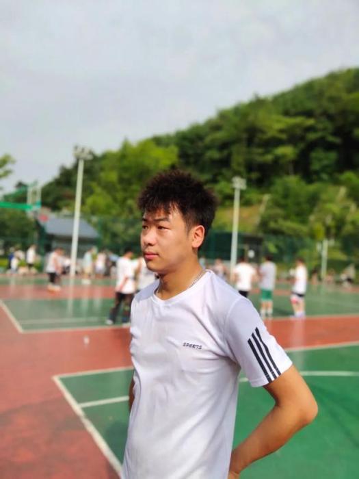 金瑞瑞(貴州畢節七星關區南關橋勇救落水者的小伙)
