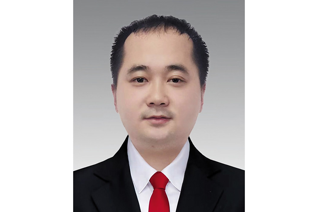 楊碩(碭山經濟開發區黨工委委員、管委會副主任) 楊碩(碭山經濟開發區黨工委委員、管委會副主任)