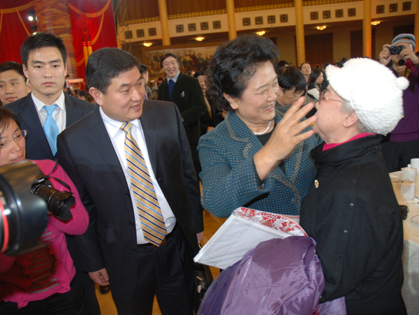 范曉偉與國務副總理劉延東親切會見老藝術家