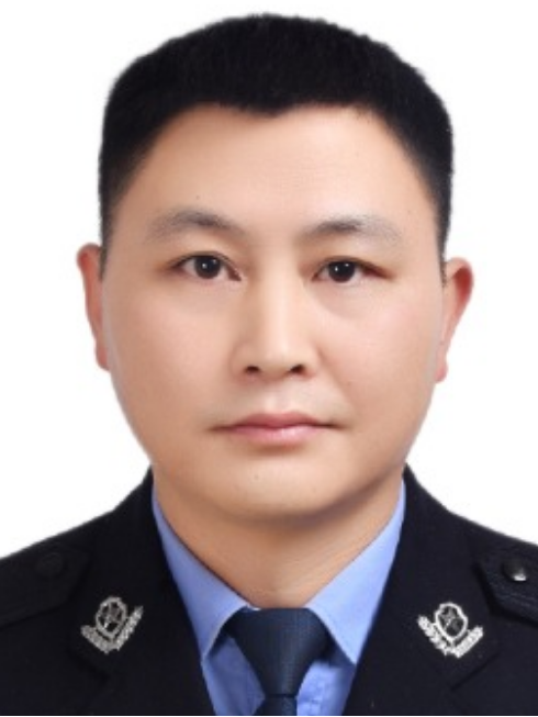 劉祥華(貴州省黔南布依族苗族自治州甕安縣公安局黨委委員、副局長、二級警長) 劉祥華(貴州省黔南布依族苗族自治州甕安縣公安局黨委委員、副局長、二級警長)