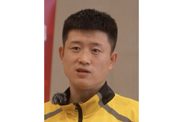 王哲(遼寧阜新彰武縣美團外賣配送員,中國工會十八大代表) 王哲(遼寧阜新彰武縣美團外賣配送員,中國工會十八大代表)