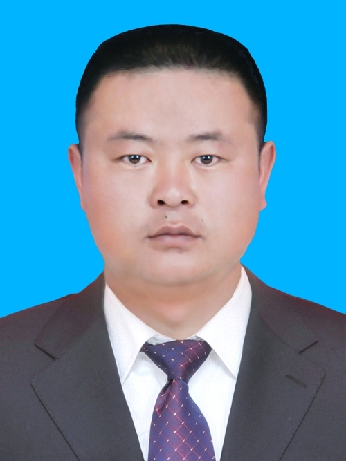 范建偉(內蒙古自治區阿拉善盟額濟納旗哈日布日格德音烏拉鎮黨委副書記、代鎮長) 范建偉(內蒙古自治區阿拉善盟額濟納旗哈日布日格德音烏拉鎮黨委副書記、代鎮長)