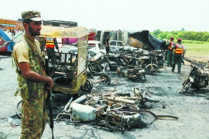 6·25巴基斯坦油罐車爆炸事件