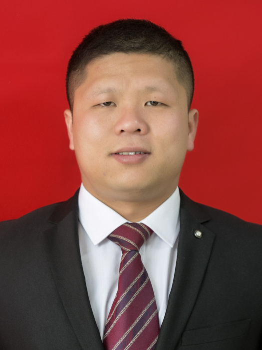 王明(安福縣行政服務中心黨組成員、副主任) 王明(安福縣行政服務中心黨組成員、副主任)