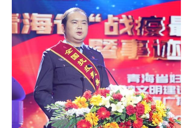 王曉彬(青海省交警總隊高速公路支隊六大隊三級警長) 王曉彬(青海省交警總隊高速公路支隊六大隊三級警長)