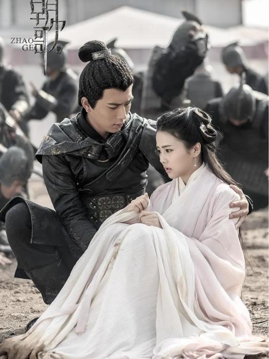 鄧嬋玉(白鹿飾演的古裝劇《夢回朝歌》角色) 鄧嬋玉(白鹿飾演的古裝劇《夢回朝歌》角色)
