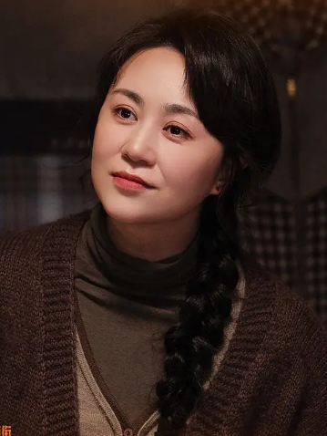 春蘭(電影《抓娃娃》女主角) 春蘭(電影《抓娃娃》女主角)