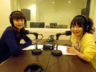 能登麻美子與伊藤加奈惠在錄音現場
