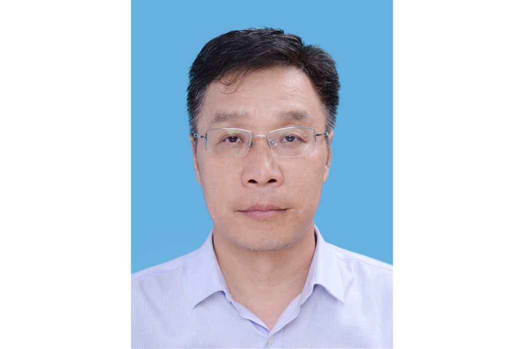 肖華(湖北省十堰市張灣區行政審批局黨組書記、局長) 肖華(湖北省十堰市張灣區行政審批局黨組書記、局長)