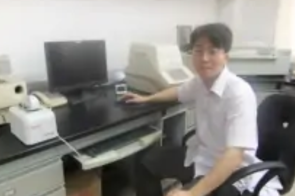 何瑋毅 何瑋毅