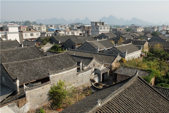 楊溪村(廣西桂林市恭城瑤族自治縣西嶺鎮下轄村) 楊溪村(廣西桂林市恭城瑤族自治縣西嶺鎮下轄村)
