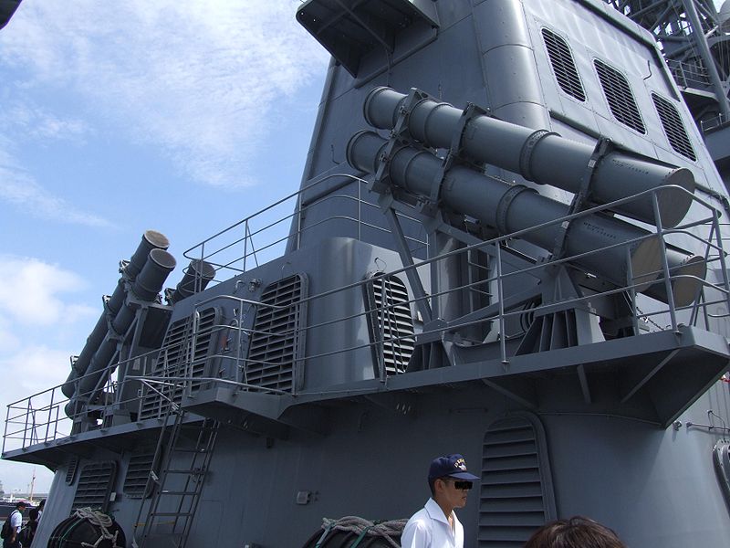 金剛級驅逐艦霧島號上的魚叉飛彈發射裝置