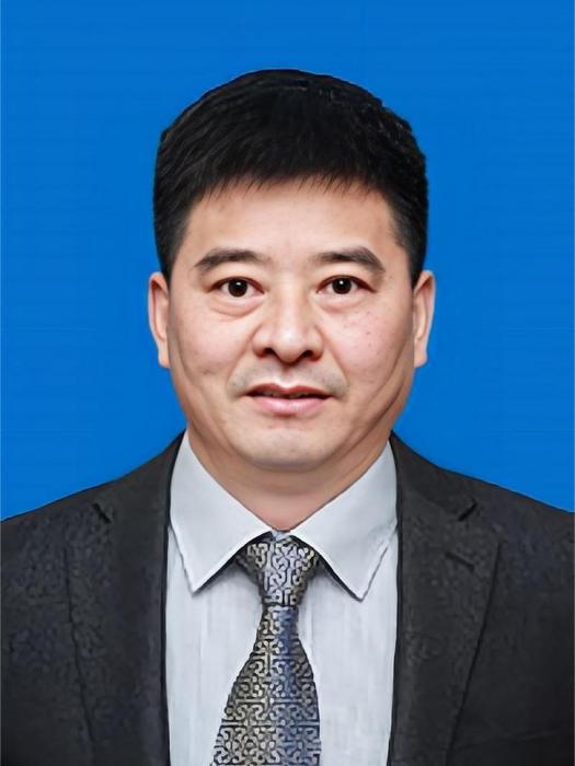 周瑞峰(江蘇省哲學社會科學界聯合會黨組成員、副主席) 周瑞峰(江蘇省哲學社會科學界聯合會黨組成員、副主席)