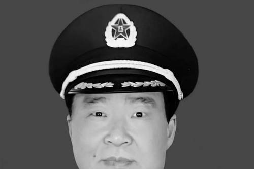 張金榮(安徽省軍區原政治委員、省委原常委) 張金榮(安徽省軍區原政治委員、省委原常委)