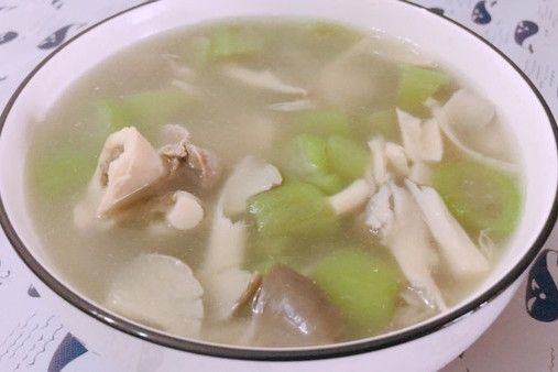 絲瓜草菇湯 絲瓜草菇湯