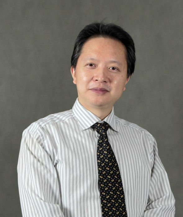 李青峰(上海第九人民醫院整復外科主任醫師) 李青峰(上海第九人民醫院整復外科主任醫師)
